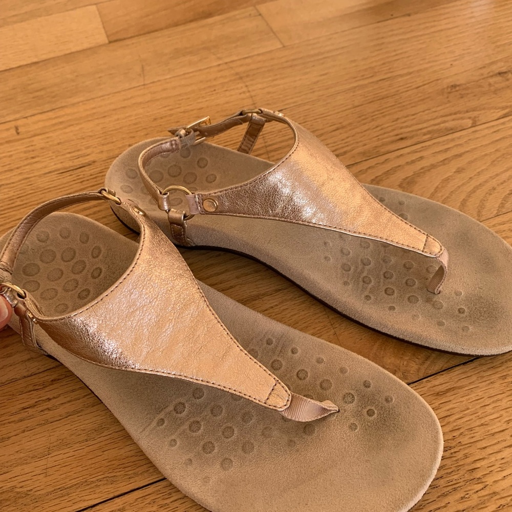 Vionic Metallic Rose Gold Slingback Thong Sandals